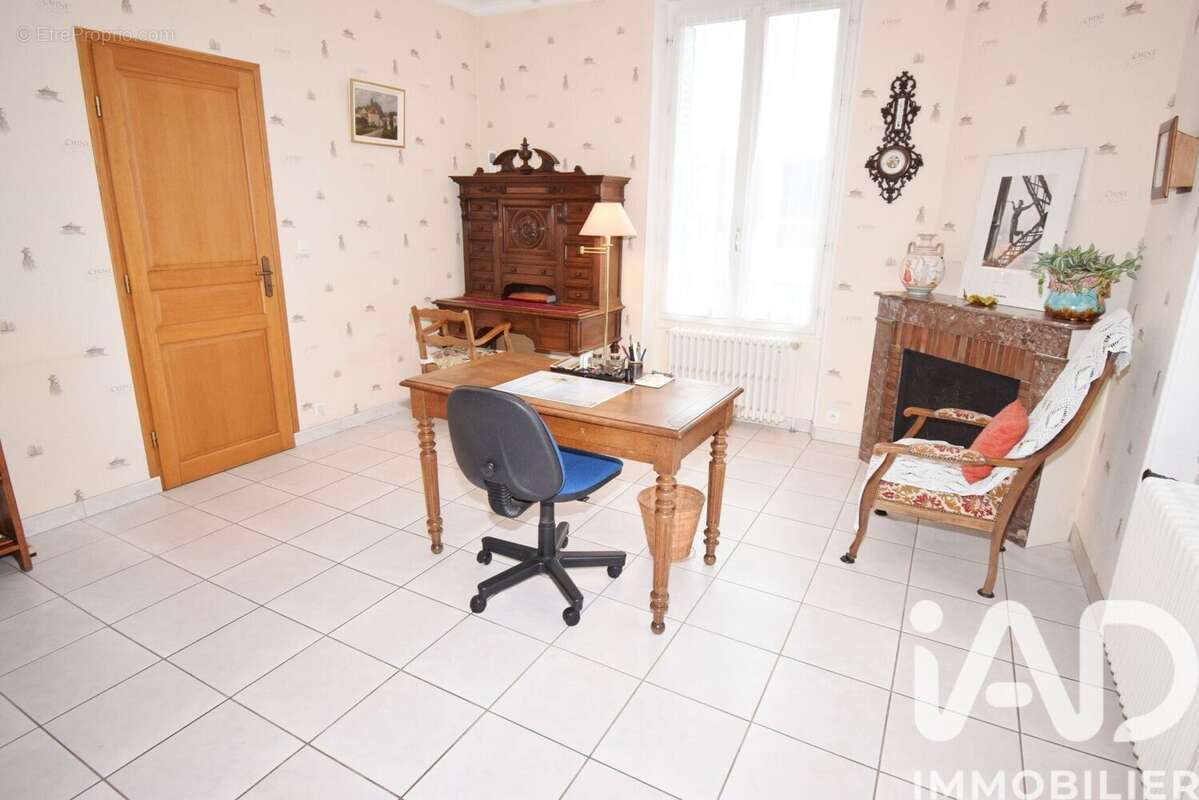 Photo 6