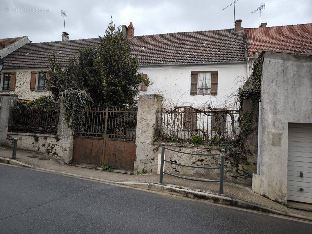 Maison à BEZU-SAINT-GERMAIN