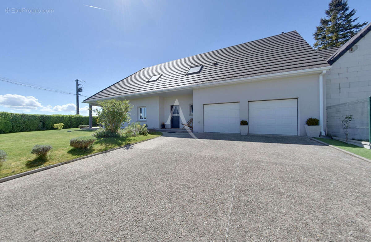 Maison à CHASSY