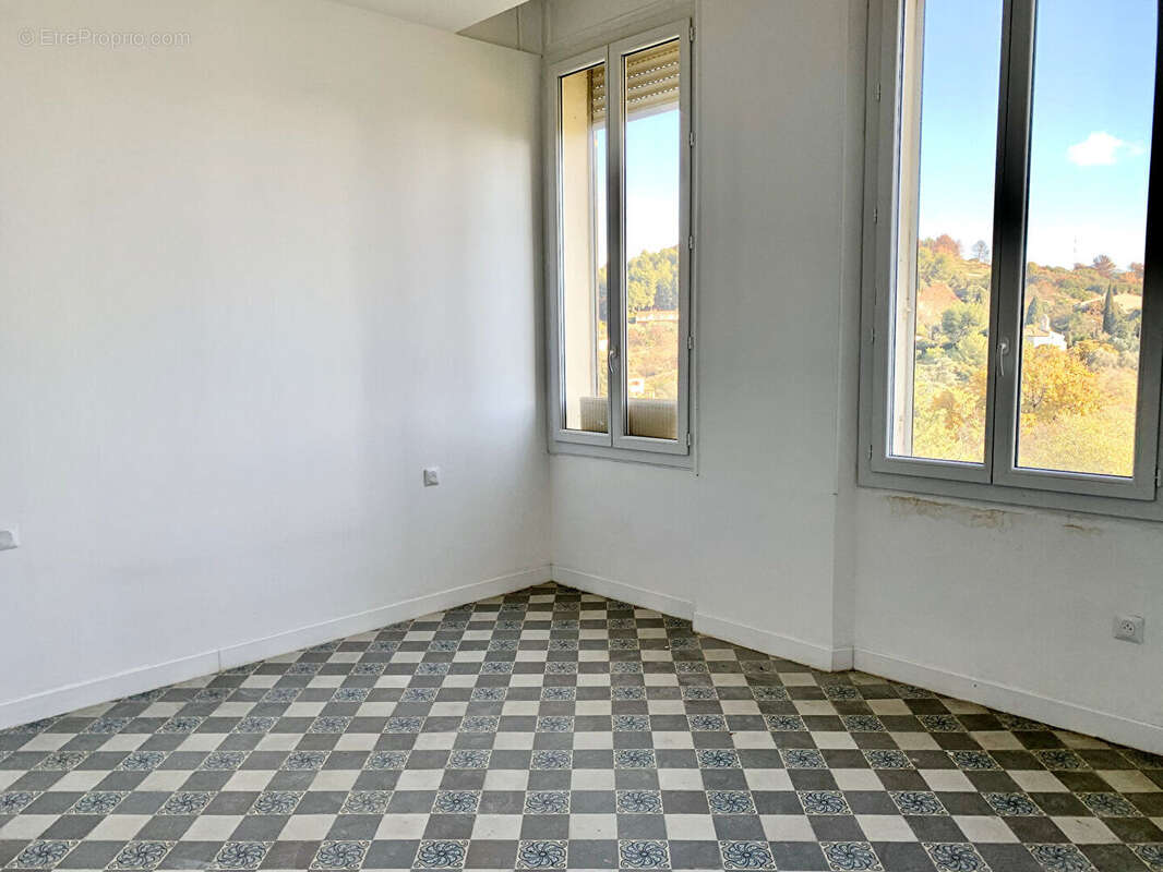Appartement à MARSEILLE-11E