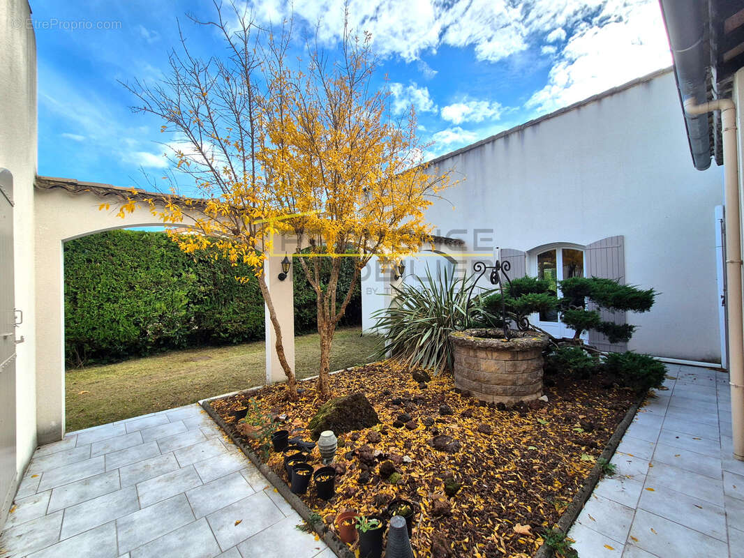 Maison à MONTELIMAR