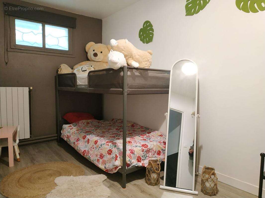 Maison à LA CHAPELLE-BASSE-MER