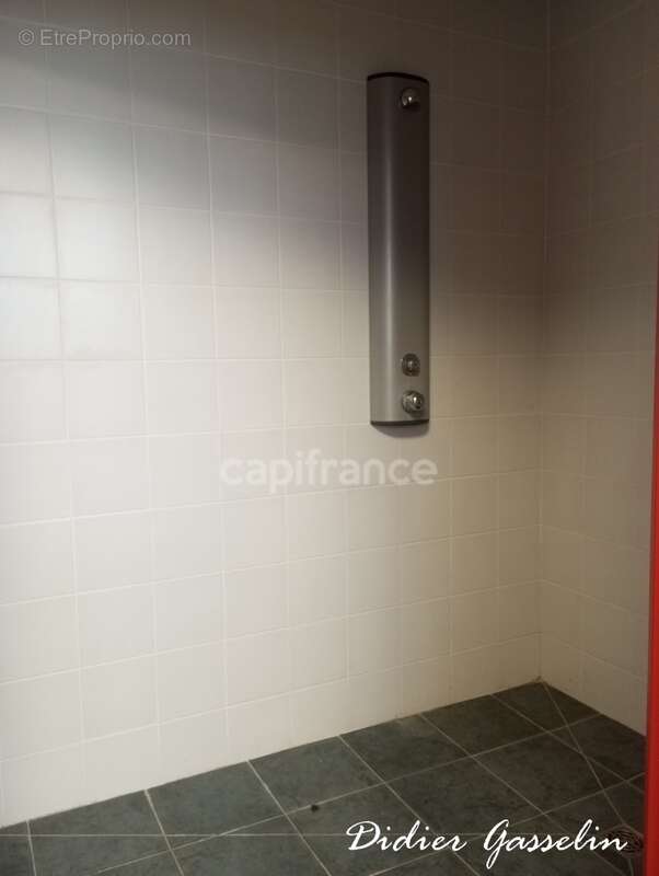 Commerce à BERD'HUIS