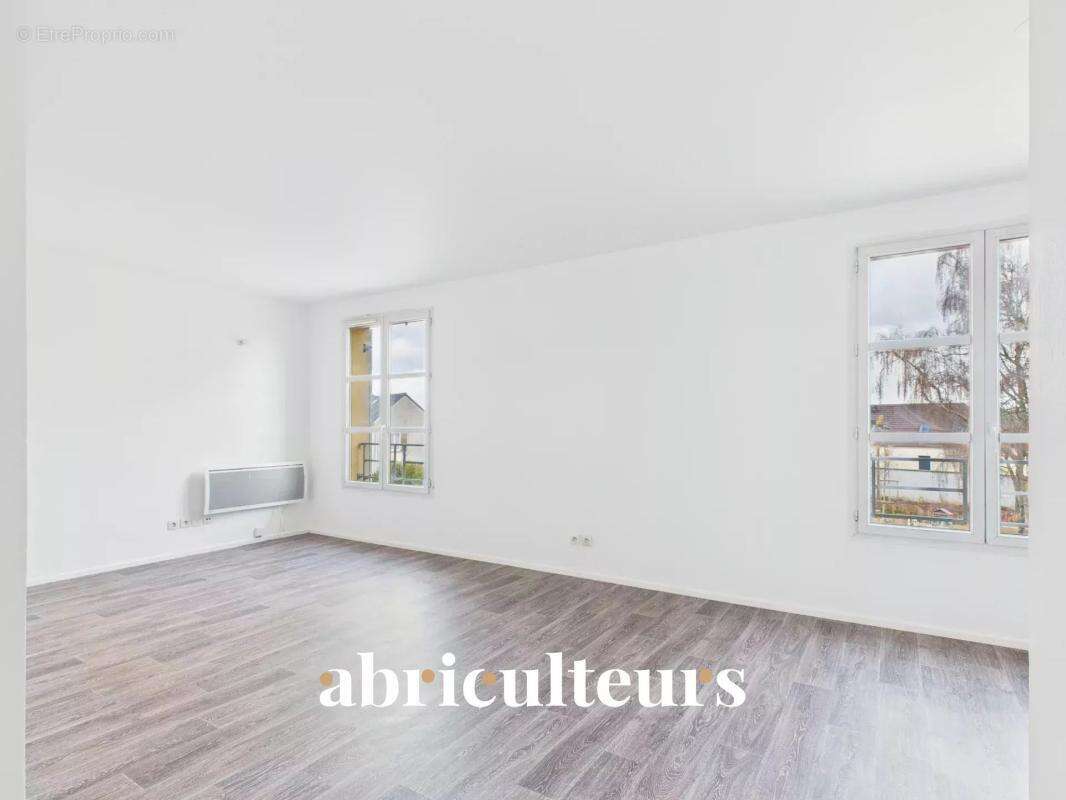 Appartement à SURVILLIERS