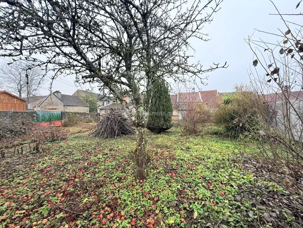 Maison à LIFFOL-LE-GRAND