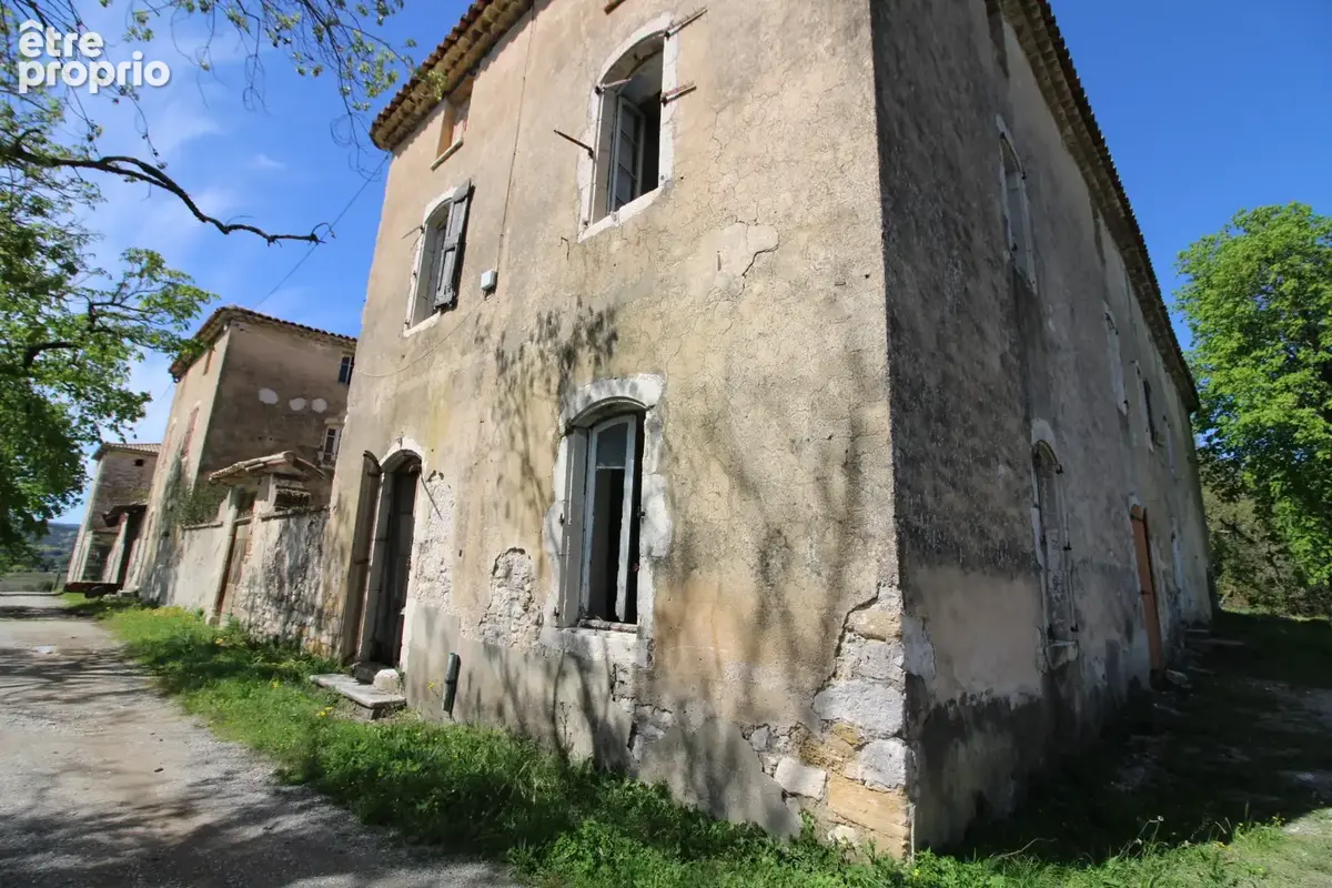 Mas de 2500 m2 sur 26 hectares. - photo 112