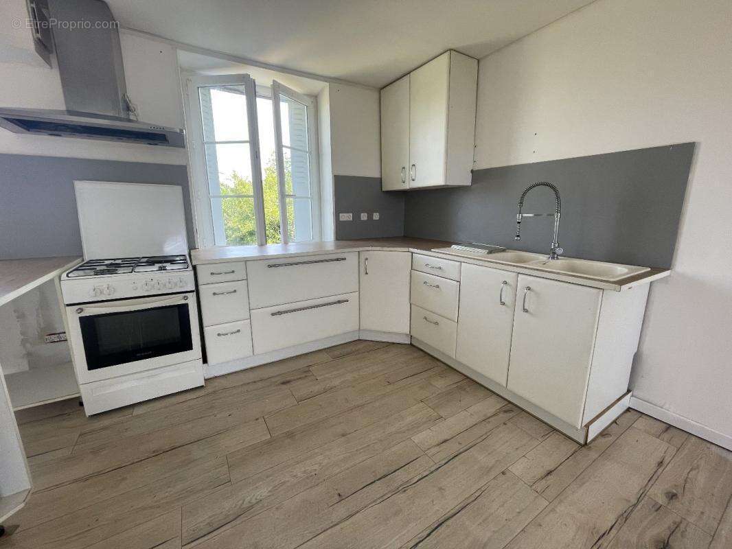 Maison à SAINT-YRIEIX-LA-PERCHE