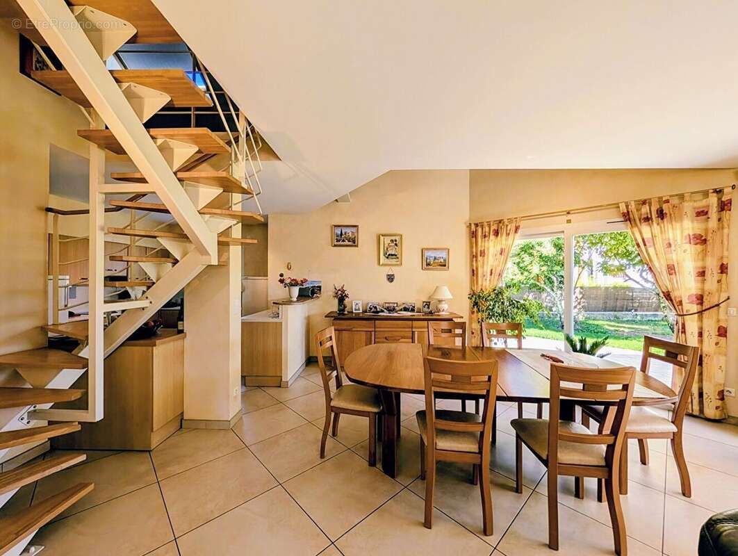 Maison à BRISON-SAINT-INNOCENT