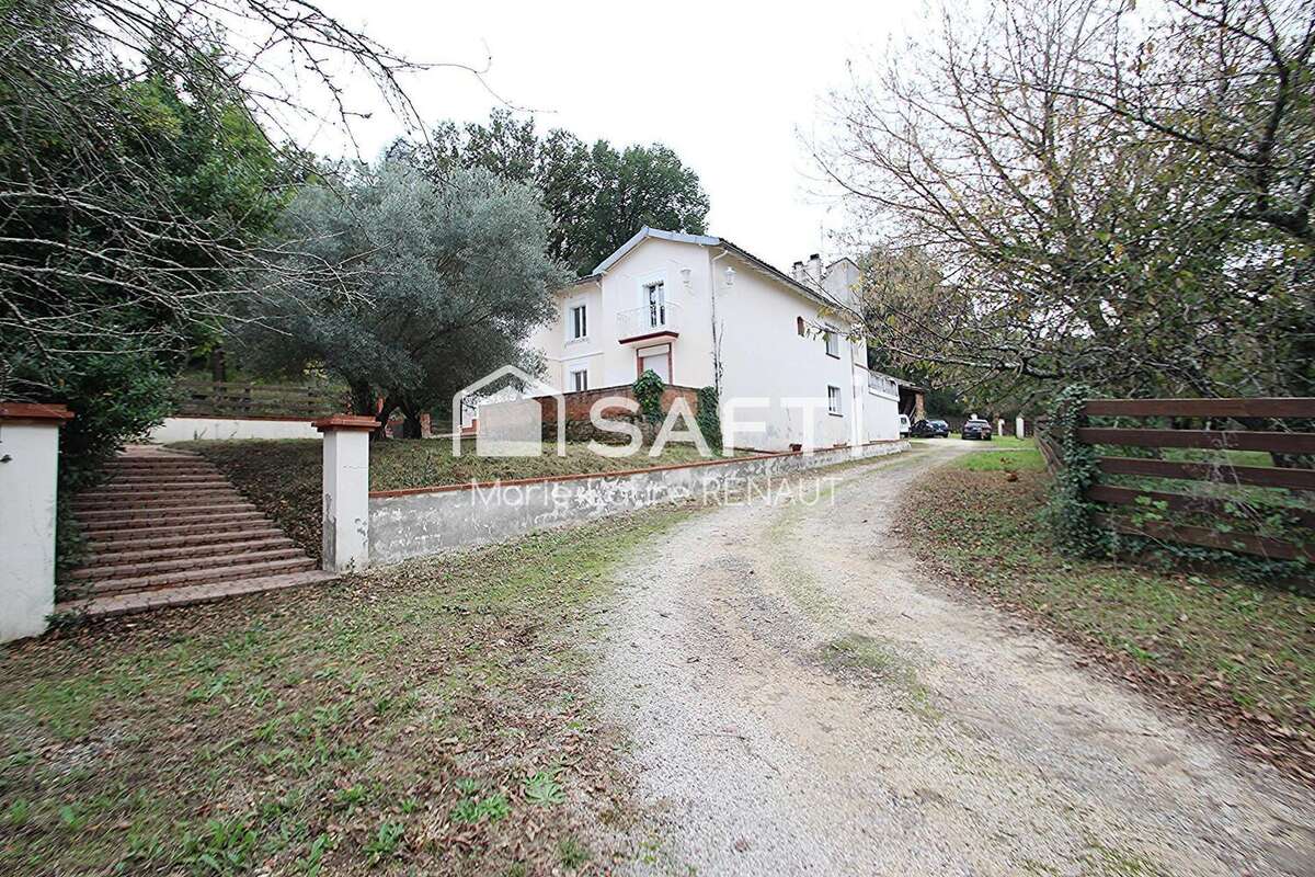 Maison 335 m² à Parisot  - photo 3