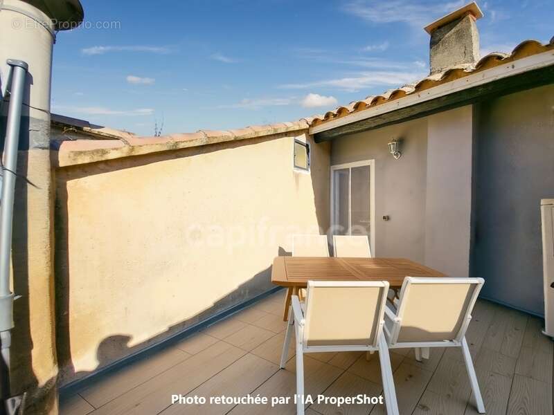 Appartement à VILLENEUVE-LES-AVIGNON