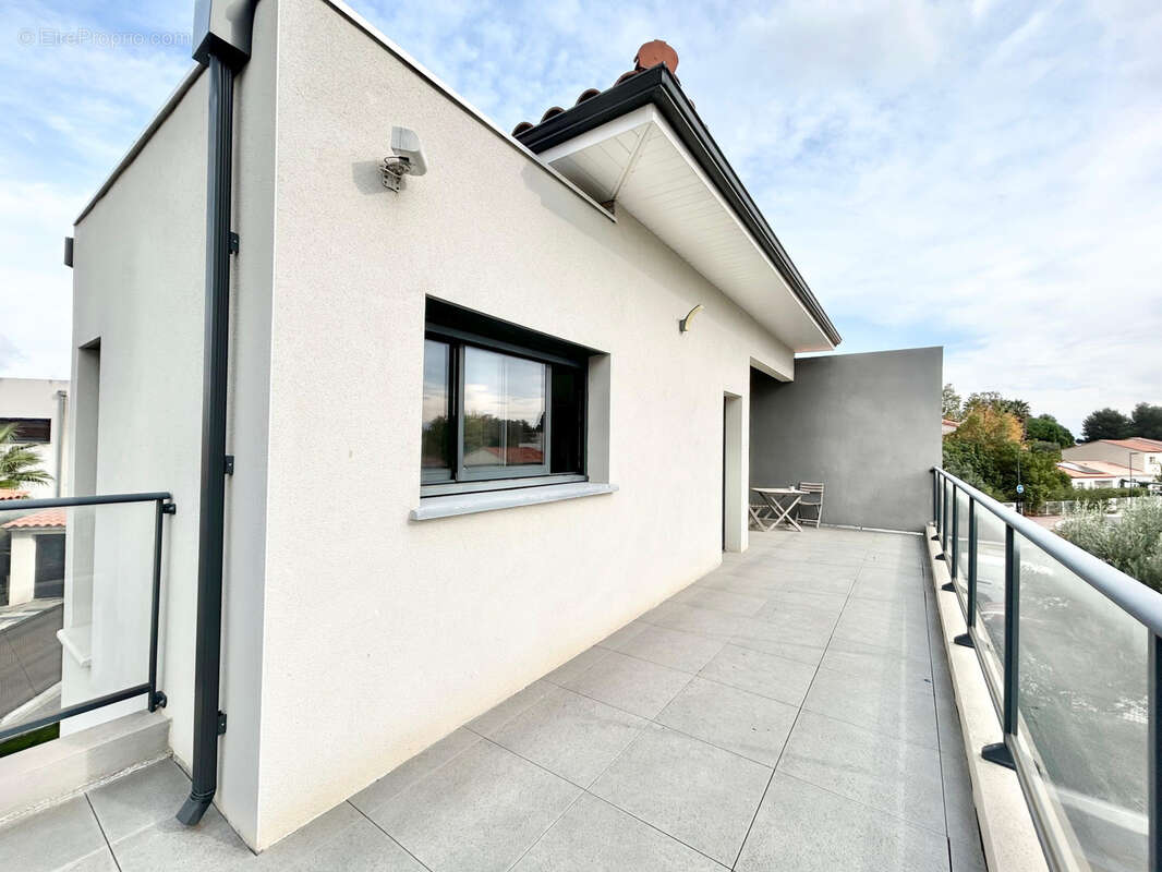 Maison à SAINT-ESTEVE