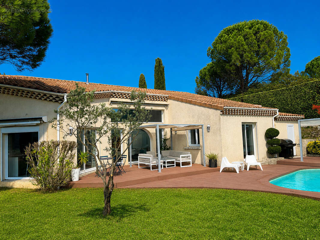 GRIGNAN - Maison d'architecte avec piscine et vue dégagée sur le château de Rochefort-en-Valdaine - photo 6