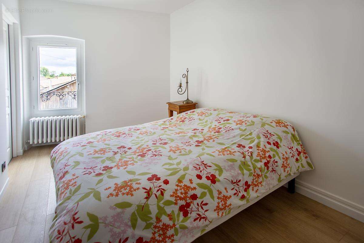 Maison à RUELLE-SUR-TOUVRE