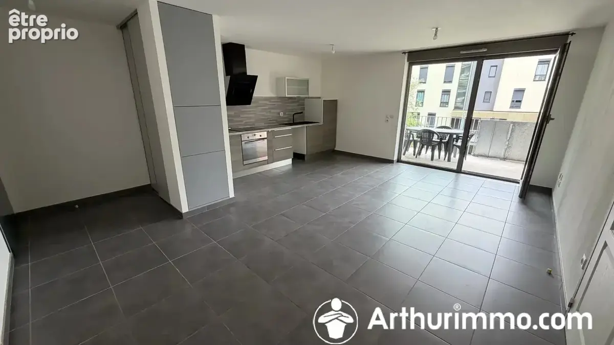 Montbéliard – Appartement T2 récent avec grande terrasse et parking couvert - photo 3