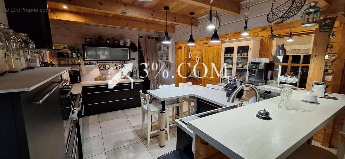 Maison à SAINT-GEORGES-LES-BAINS