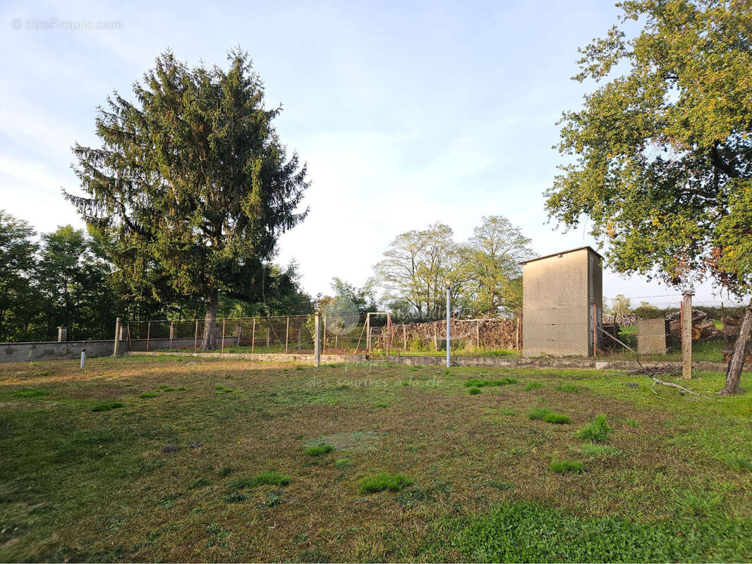 Maison à SAINT-LEGER-SUR-VOUZANCE