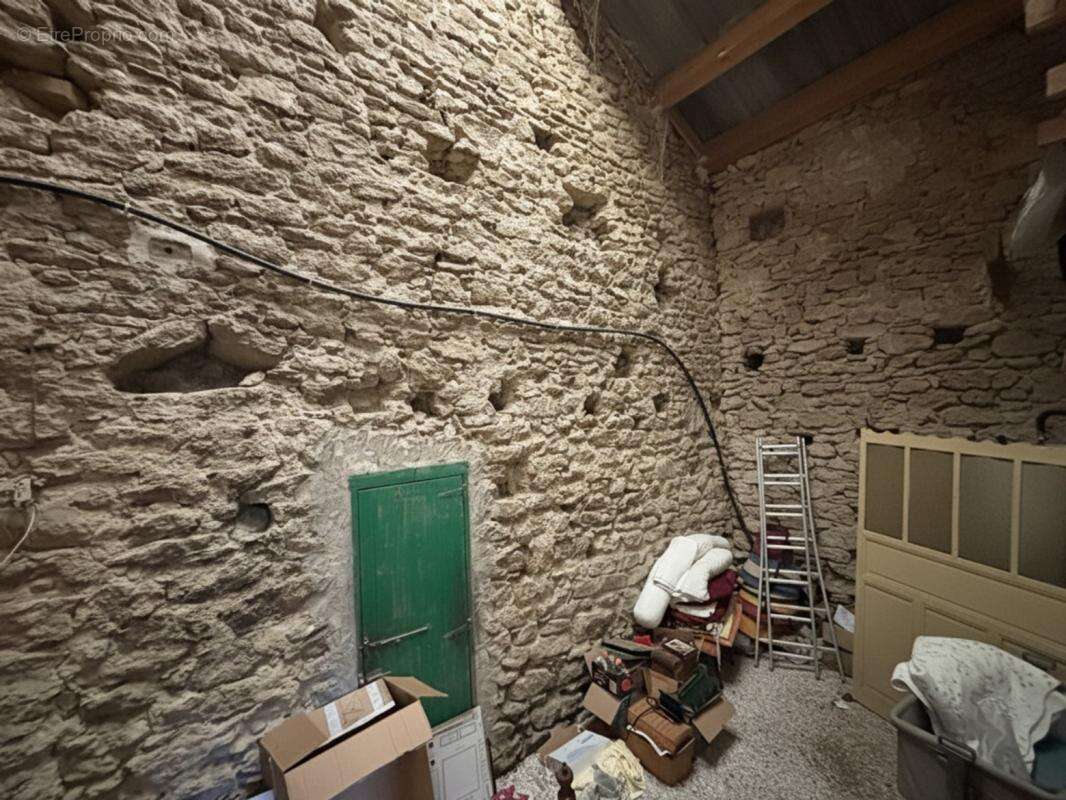 Maison à SUZE-LA-ROUSSE