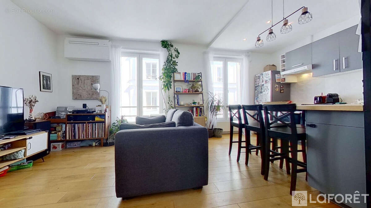 Appartement à PARIS-18E