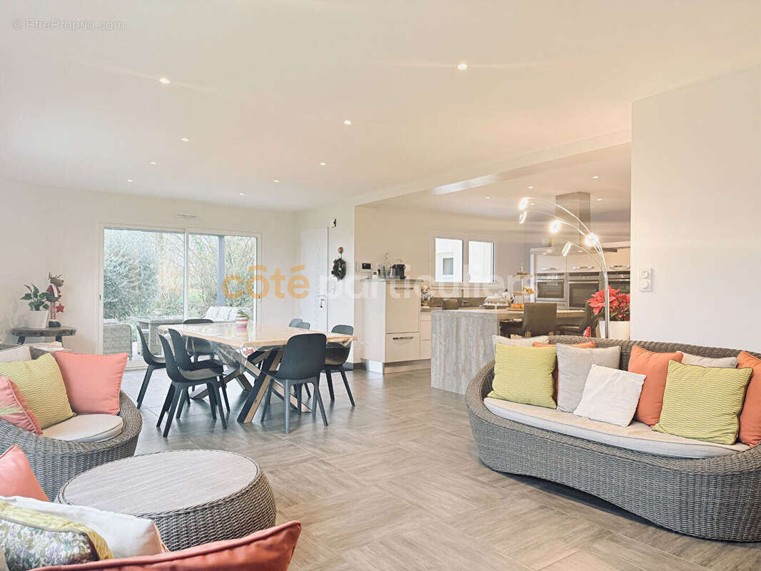 Maison à LA BARRE-DE-SEMILLY