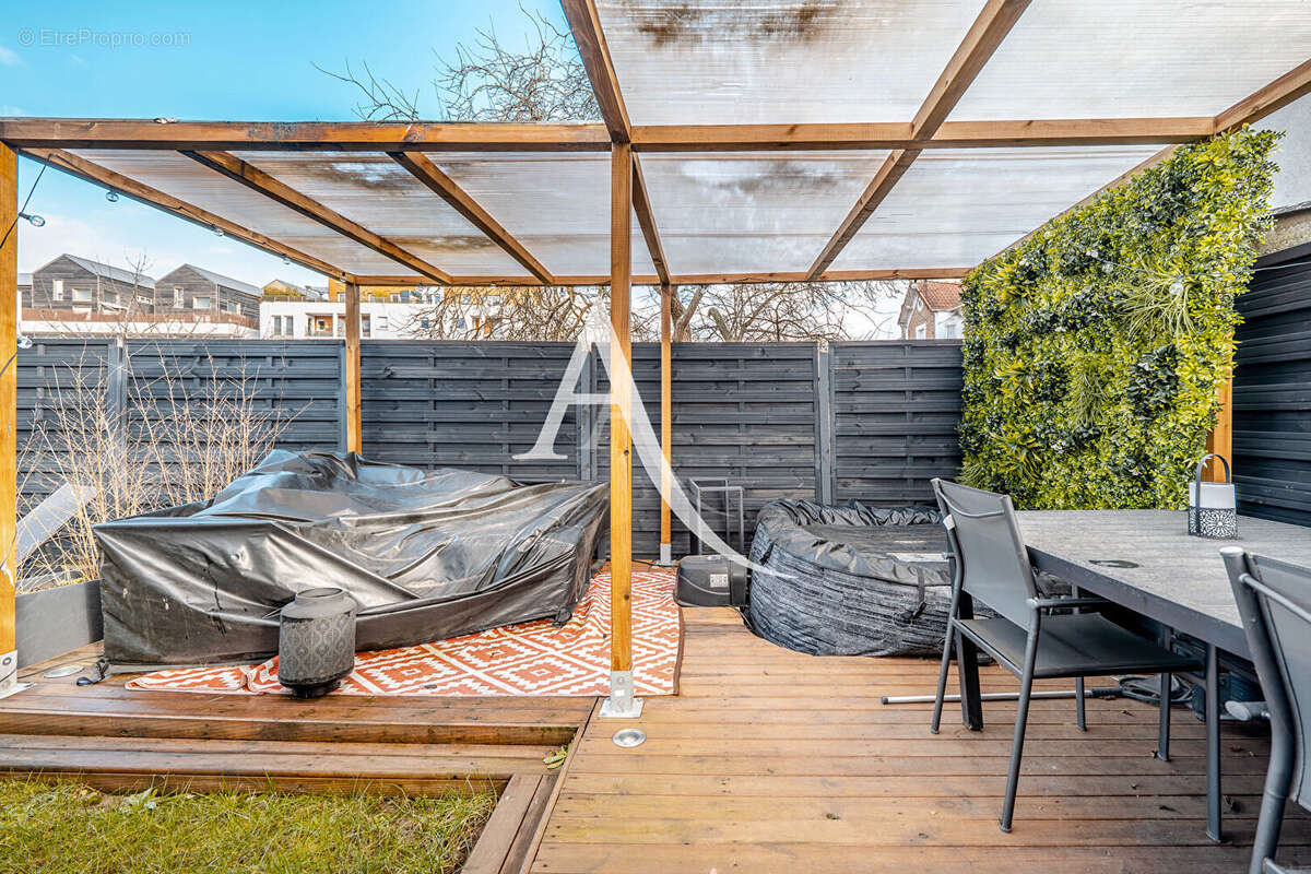 Maison à LIMEIL-BREVANNES