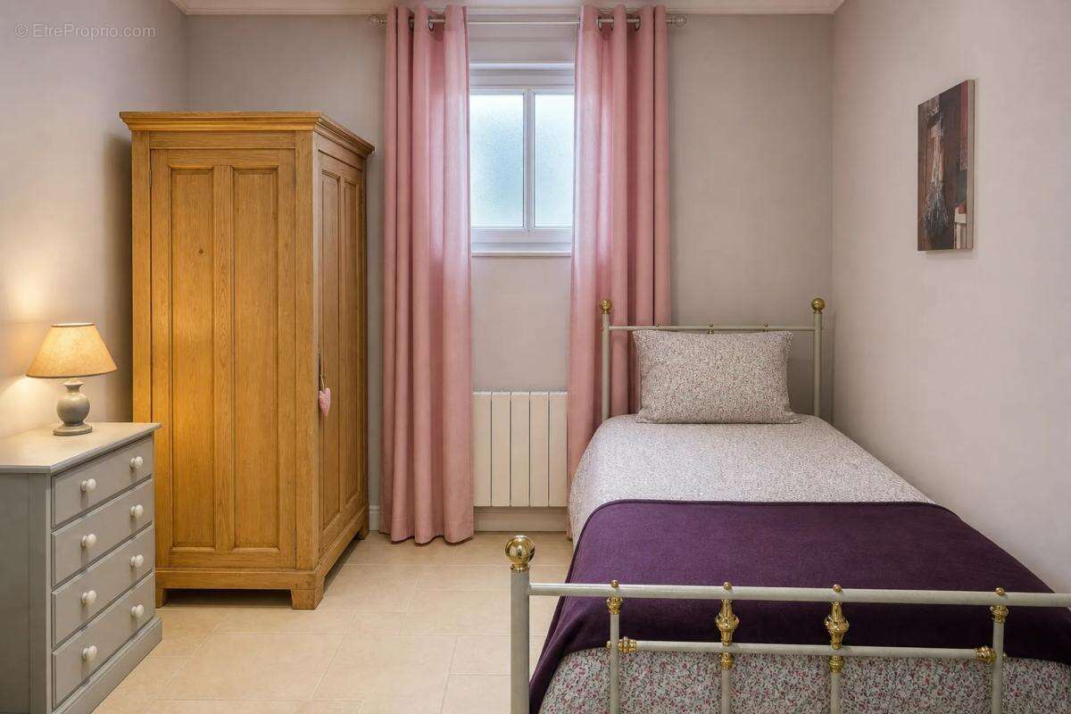 Maison de 8 pièces de 200 m² située à Châteney - photo 12