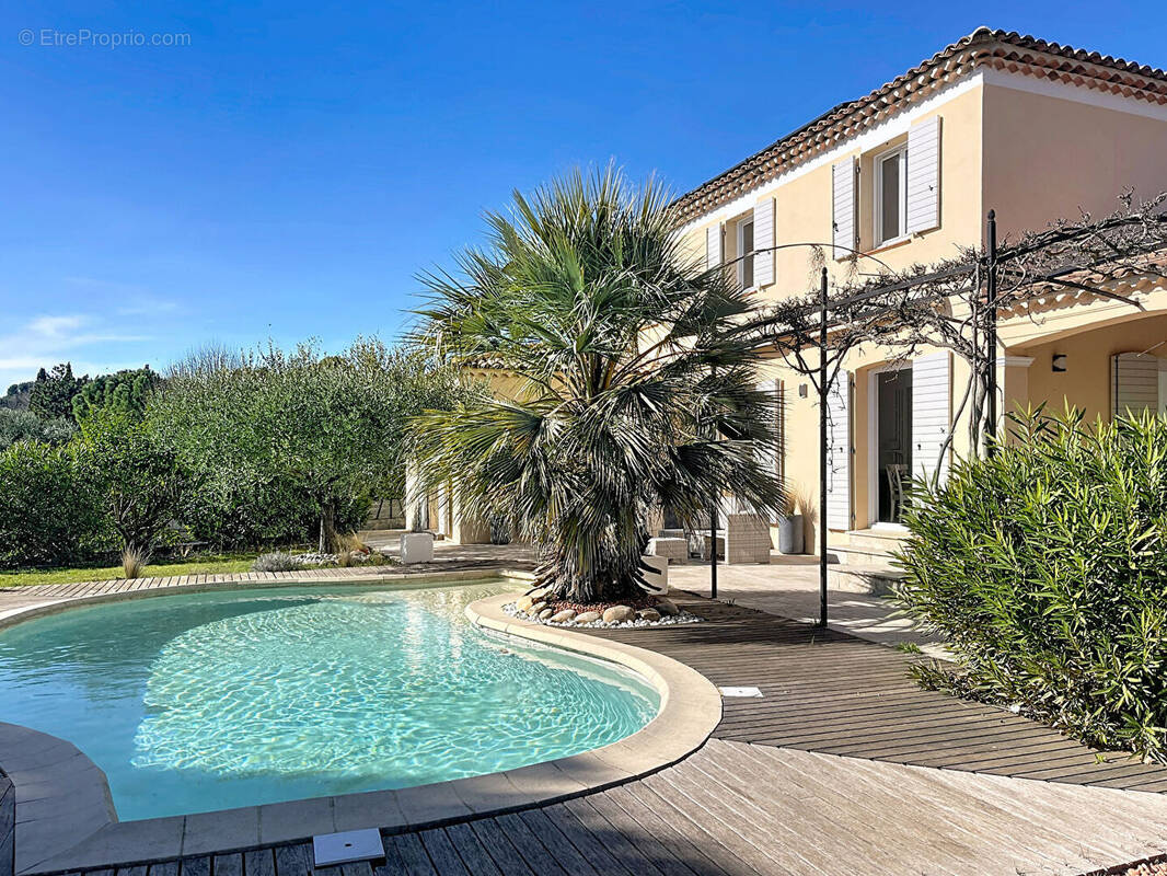 Maison à LA MOTTE-D'AIGUES