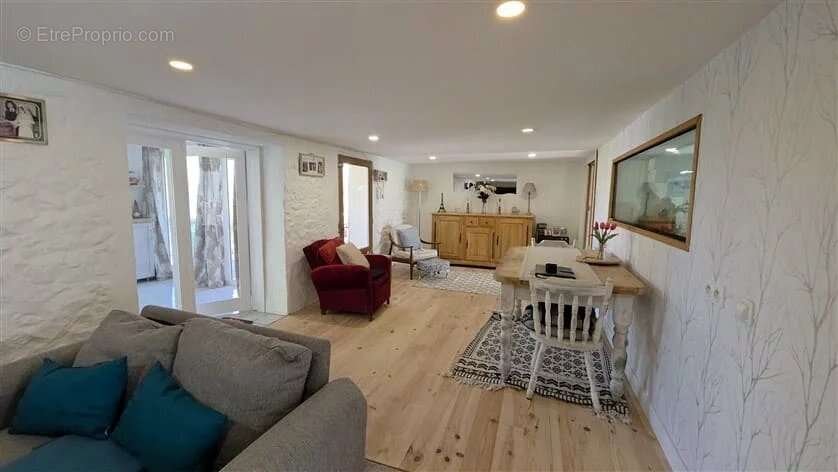 Maison à LA TRIMOUILLE