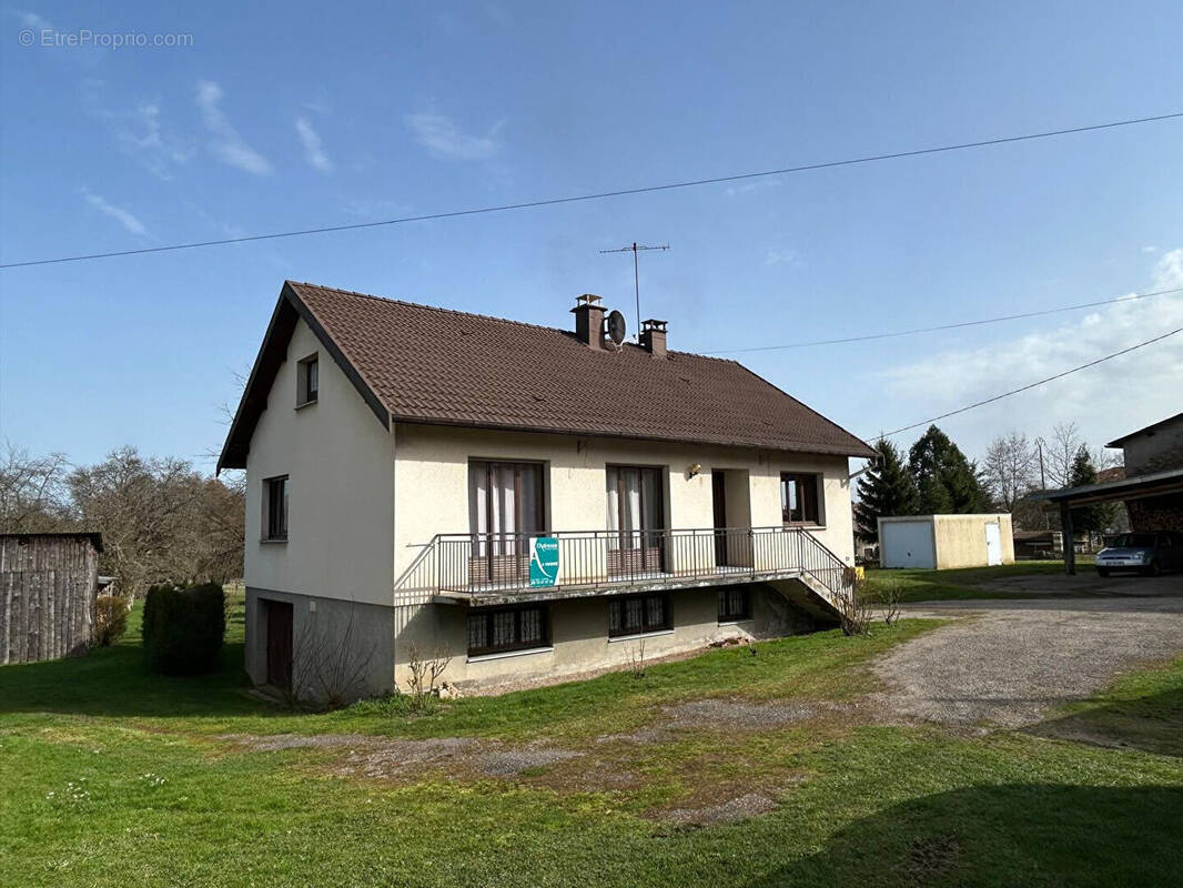 Maison à BLEURVILLE