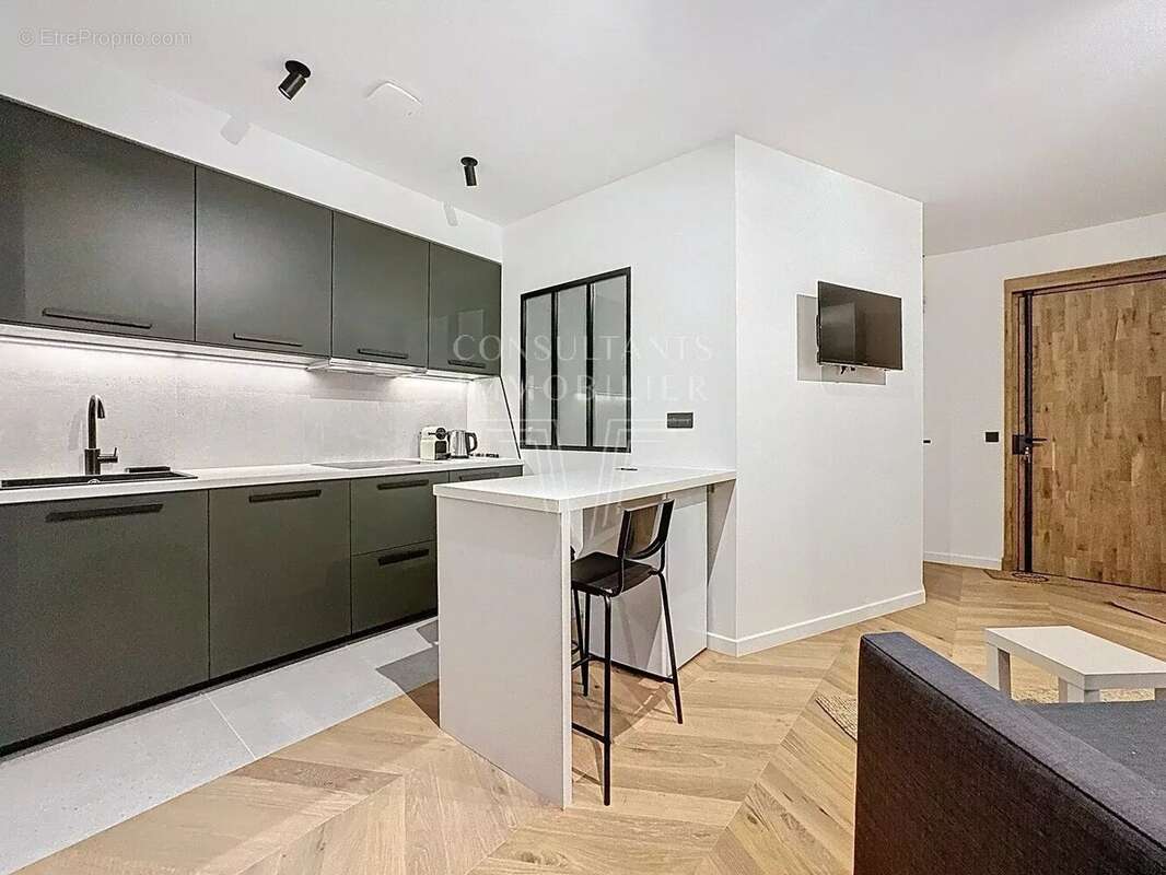 Appartement à PARIS-17E