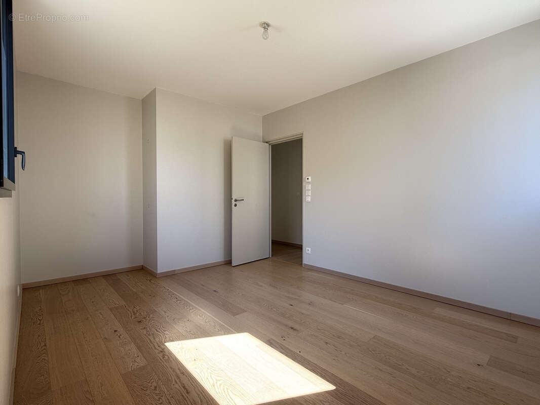 Appartement à CHATEL-SAINT-GERMAIN