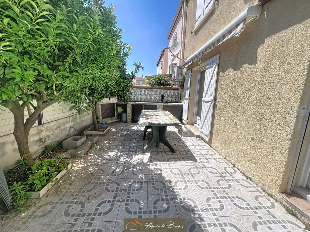 - villa 2 faces 76 m2 hbts  sur 140 m2 de terrain  - terrasse et garage - photo 2