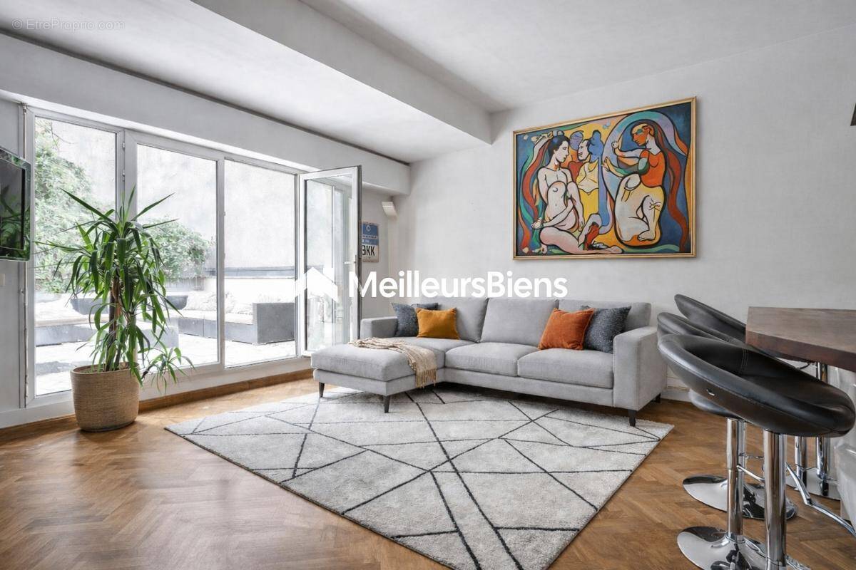 Appartement à PARIS-15E