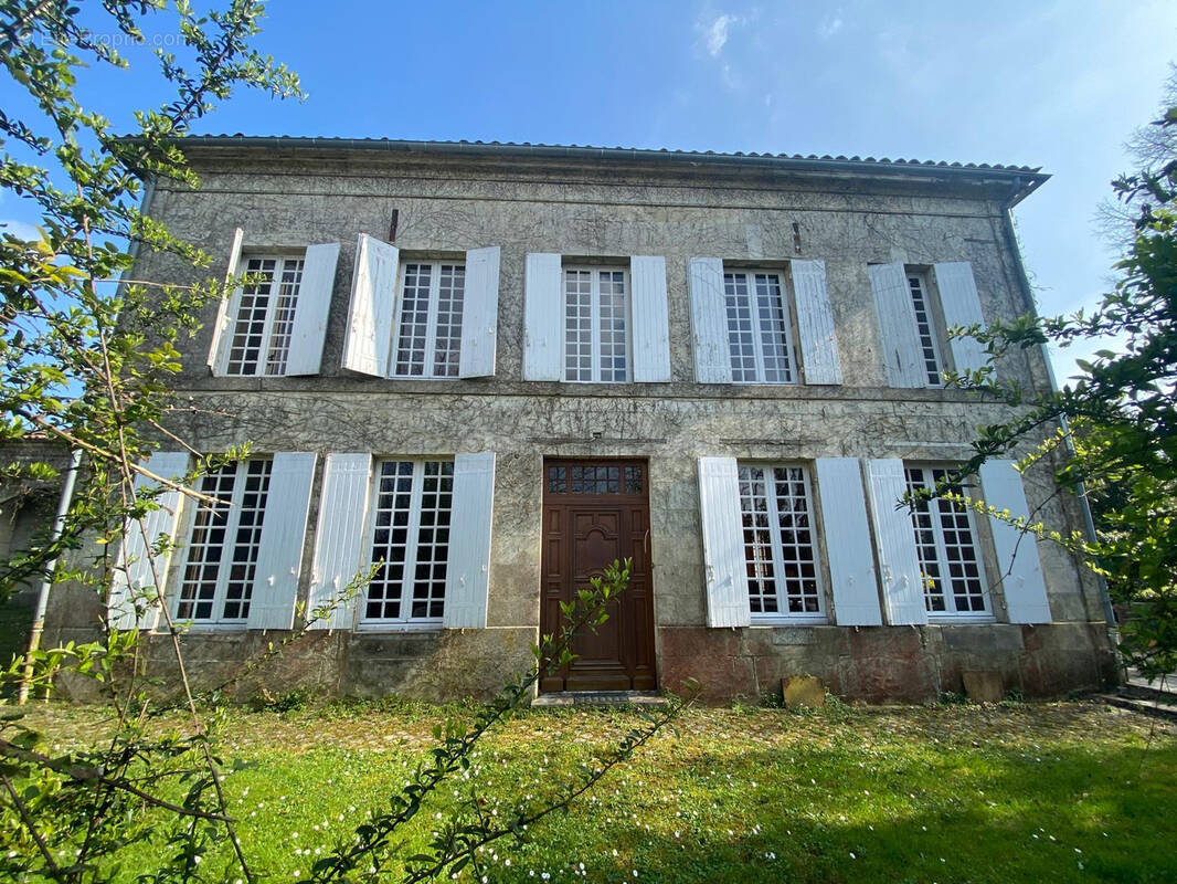 Maison à JONZAC