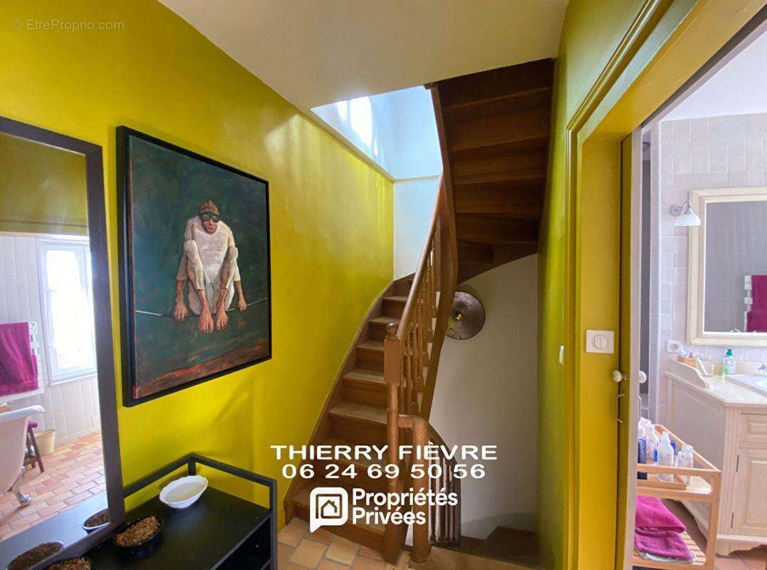 Maison à VILLAINES-LES-ROCHERS