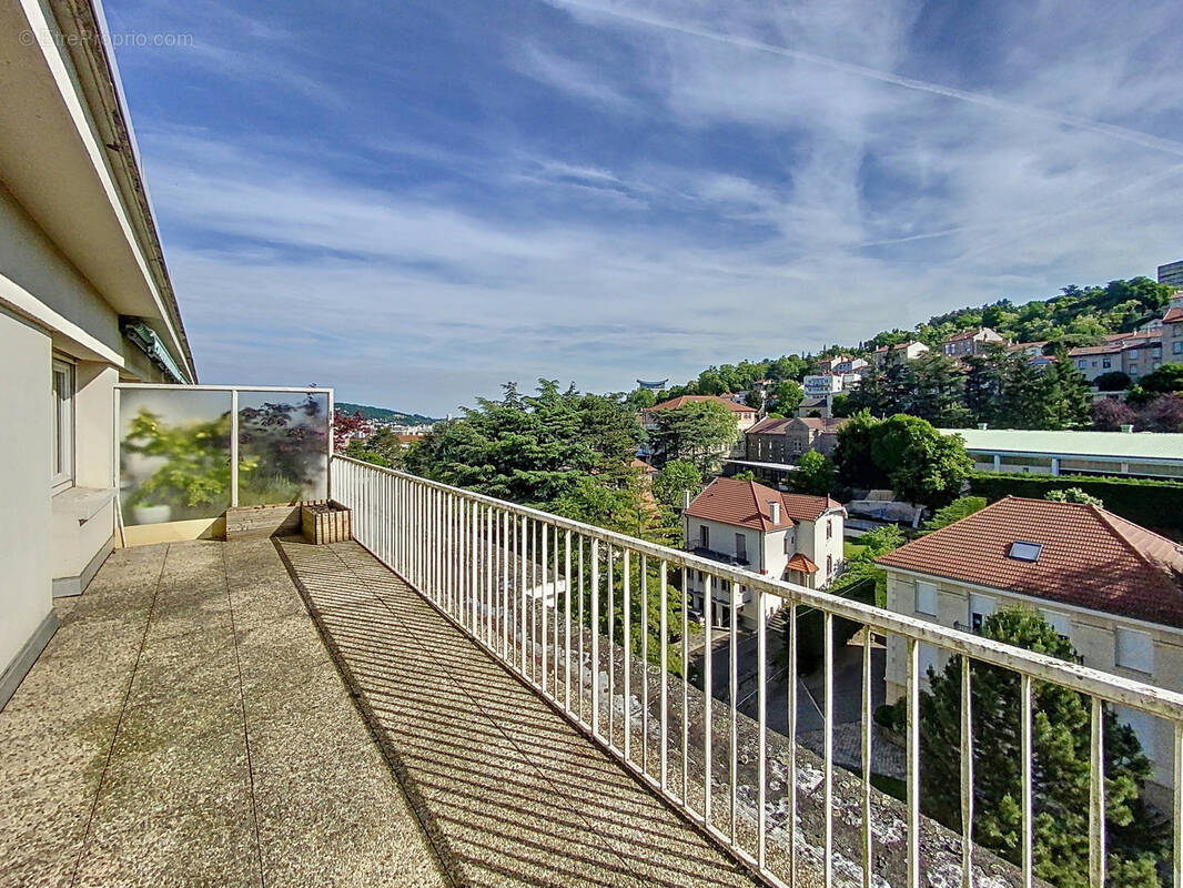 Appartement à SAINT-ETIENNE