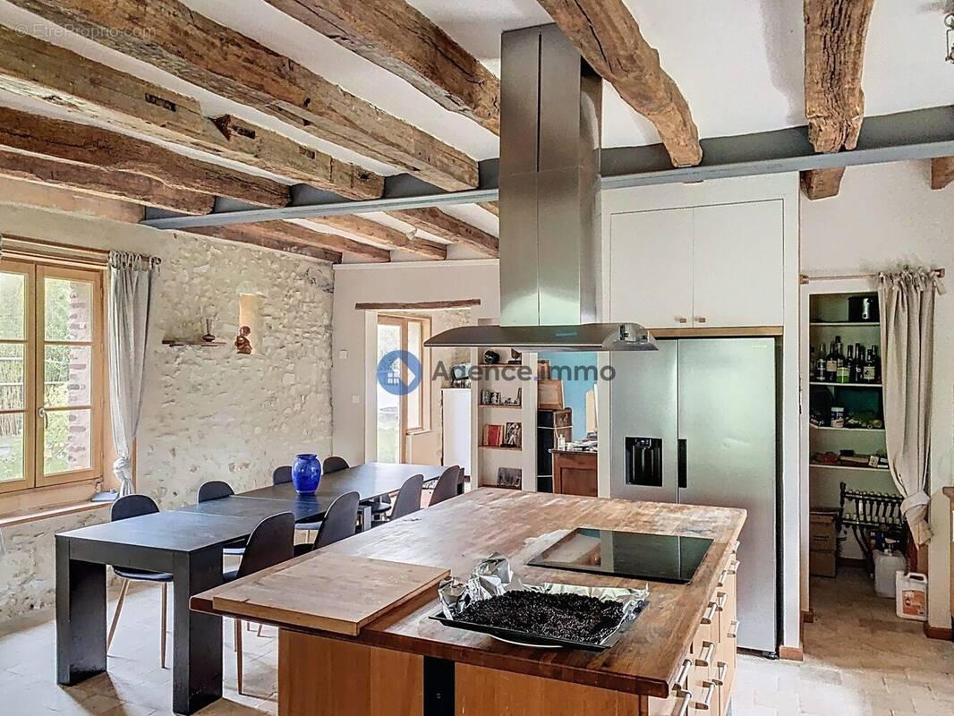 Maison à SOUVIGNE