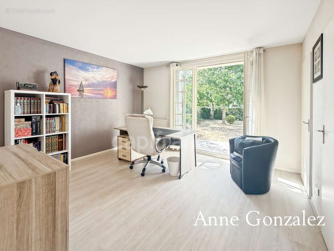 Saint Jean le Blanc, à 5 minutes d'Orleans dans un secteur privilégié etcherché à vendre grande maison familiale de 235 m2, 5 ch - photo 8