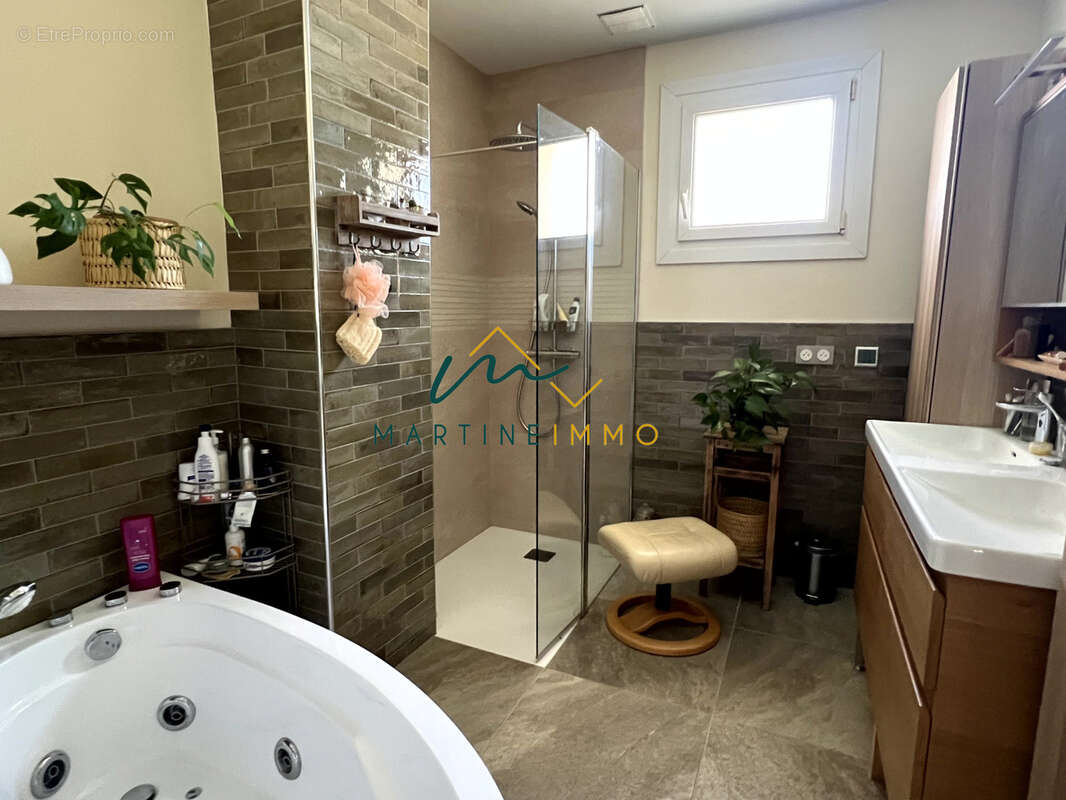 Maison à FOURQUES-SUR-GARONNE