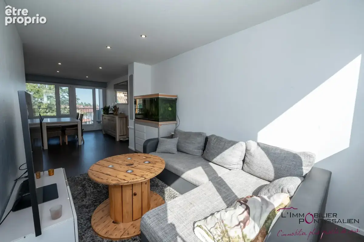 Pontarlier - proche toutes commodites - appartement de type 3 : cave, balcon - photo 8