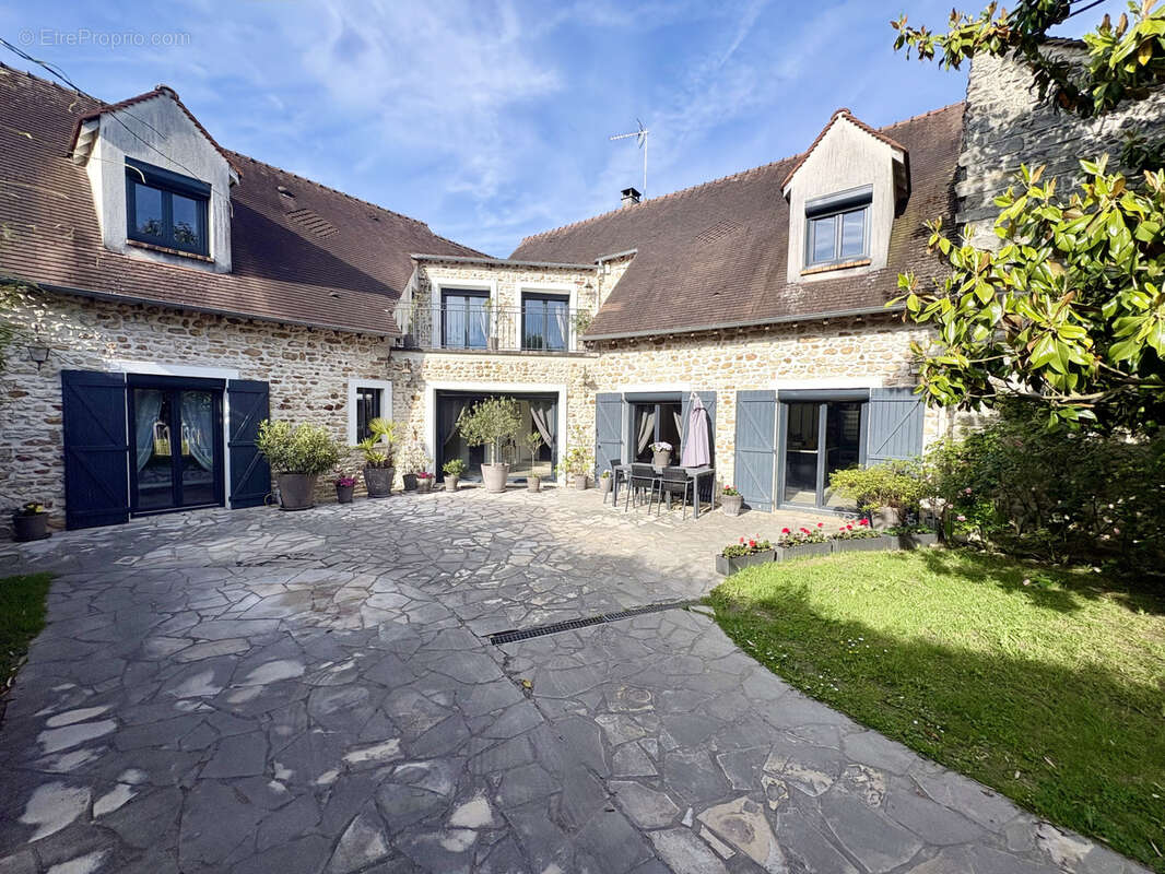 Maison à CELY