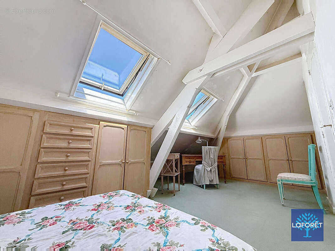 Maison à OLLAINVILLE