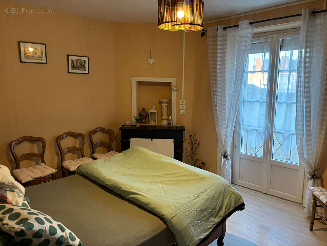 Maison à CHATEAU-GONTIER