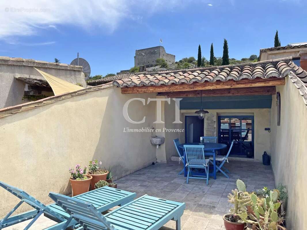 Élégante demeure en pierre avec terrasse panoramique à Vaison-la-Romaine - photo 3