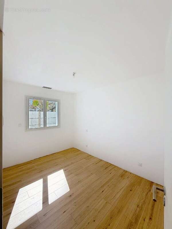 Maison à PARENTIS-EN-BORN