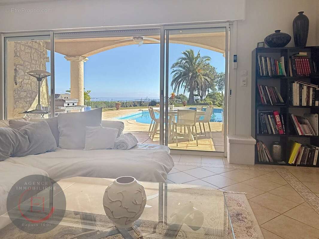 Maison à LES ADRETS-DE-L'ESTEREL