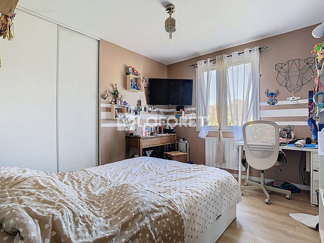 Maison Saint Priest Taurion 5 pièce(s) 89,04 m2 - photo 6