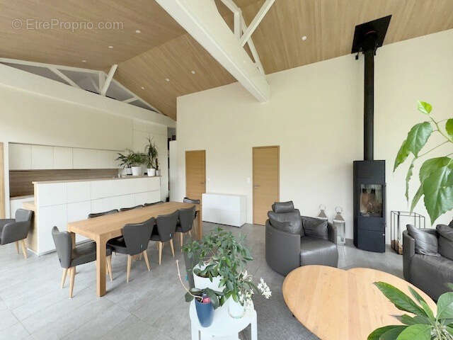 Maison à VERNEUIL-SUR-SEINE
