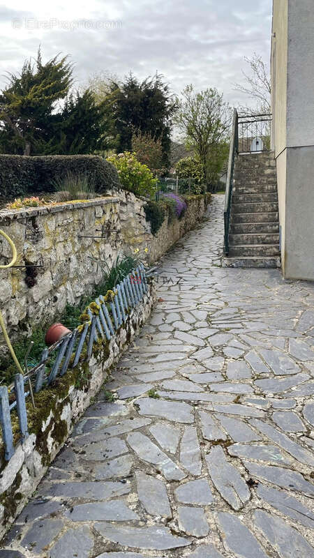 Maison à LESCHEROLLES