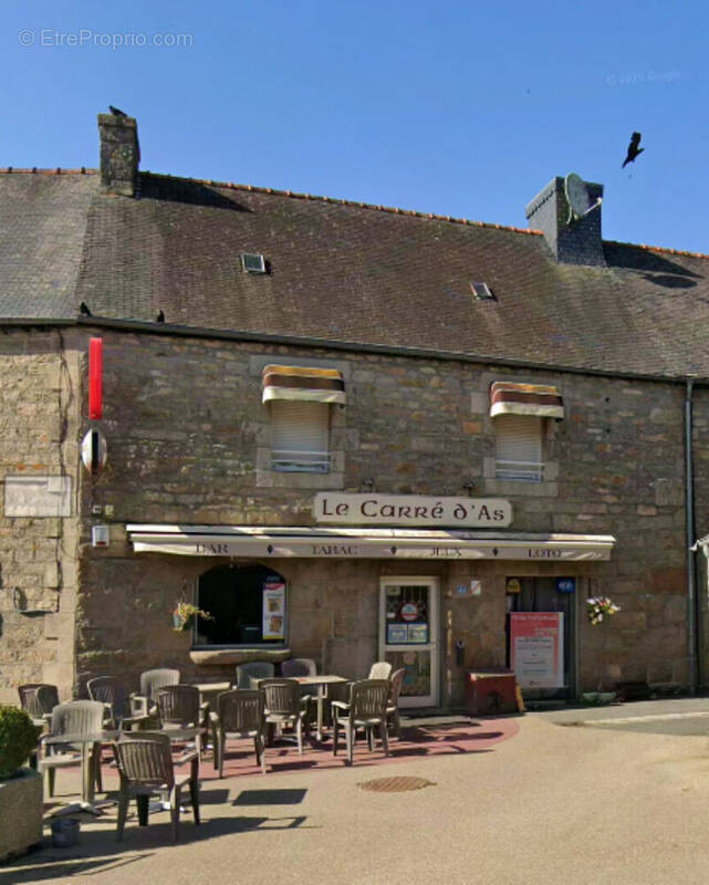 Commerce à PLOUNEVEZ-MOEDEC