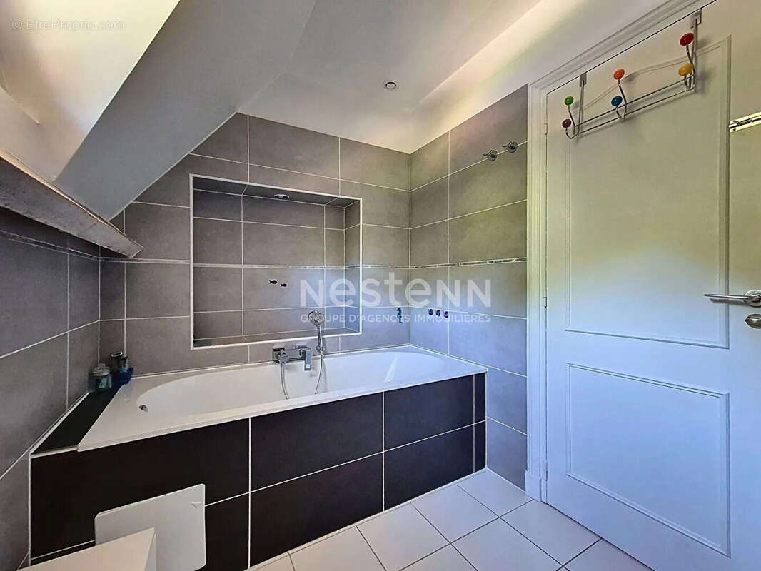 Maison Lamorlaye 7 pièce(s) 226 m2, parc 4000 m² avec piscine chauffée - photo 15